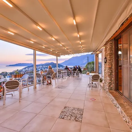 Luna Hotel