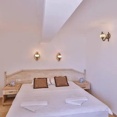 Hotel Luna 2*